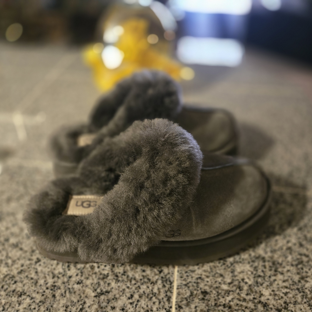 NWOT UGG Gray Shearling Slippers